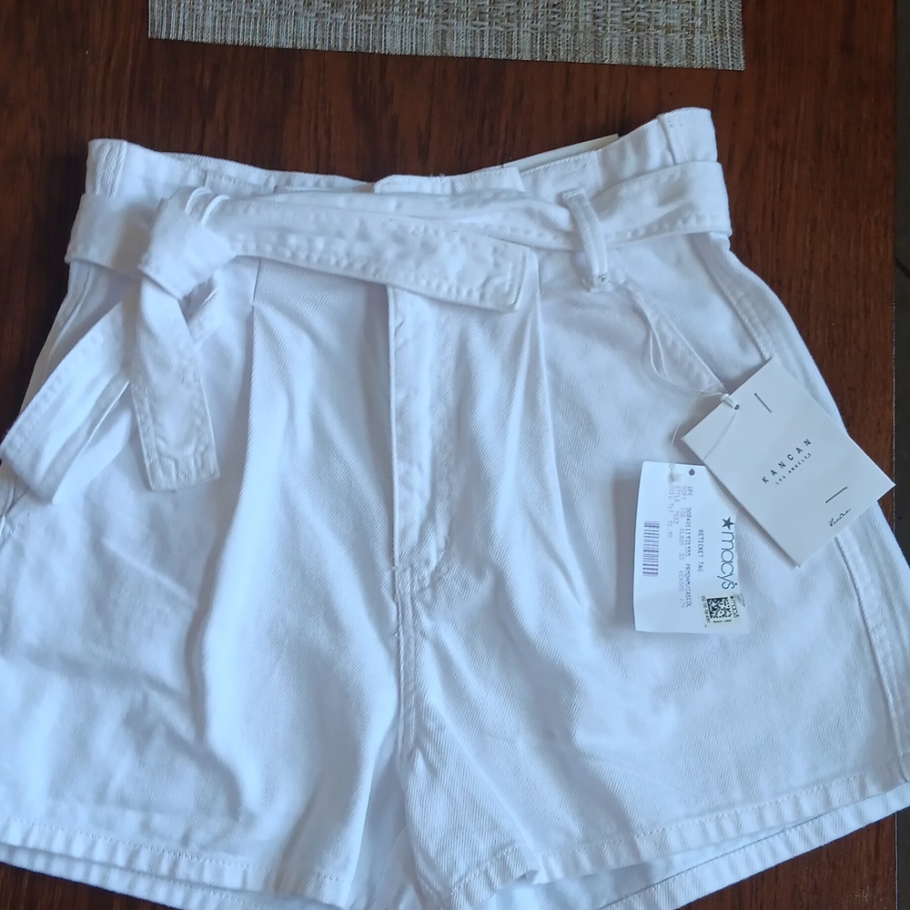 NEW ITEM KanCan High Waist White Shorts Medium